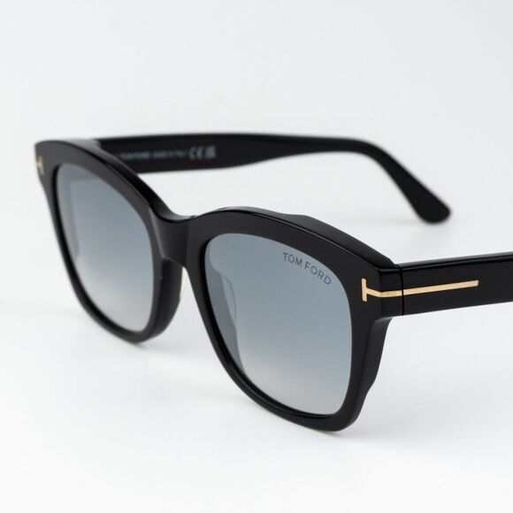 Tom Ford Women Sunglasses Black Gradient Smoke Silver Square LAUREN FT0614/S 01C - Picture 5 of 9